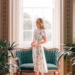 Gal Meets Glam Lauren Botanical Midi Dress